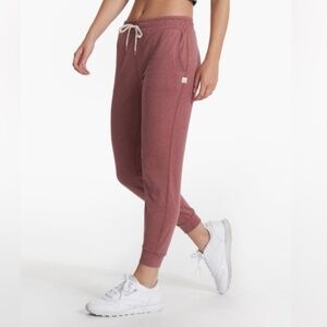 Vuori Performance Joggers- New without tags